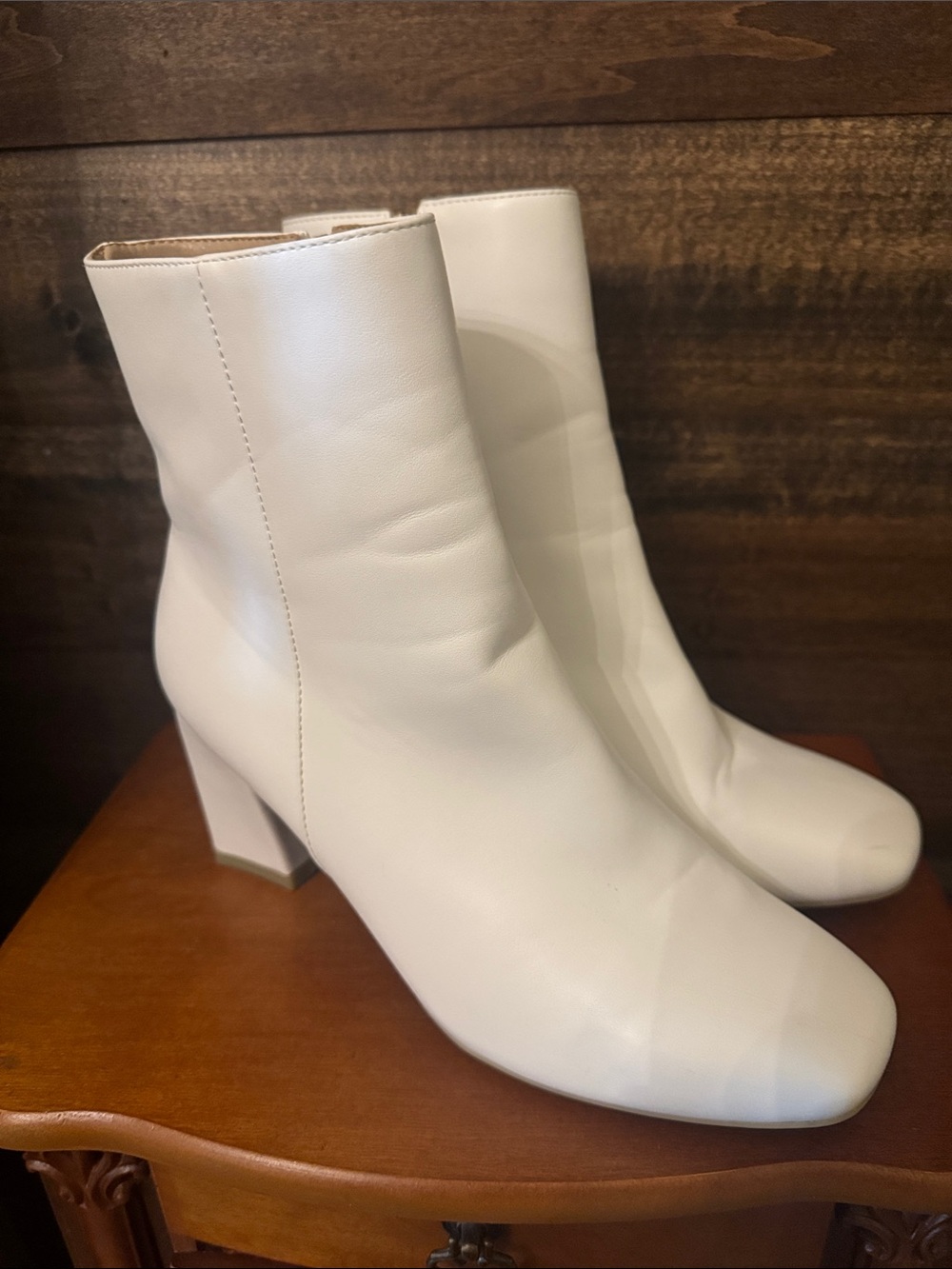 IDIFU White Square-Toe Mid Block Heel Ankle Boots